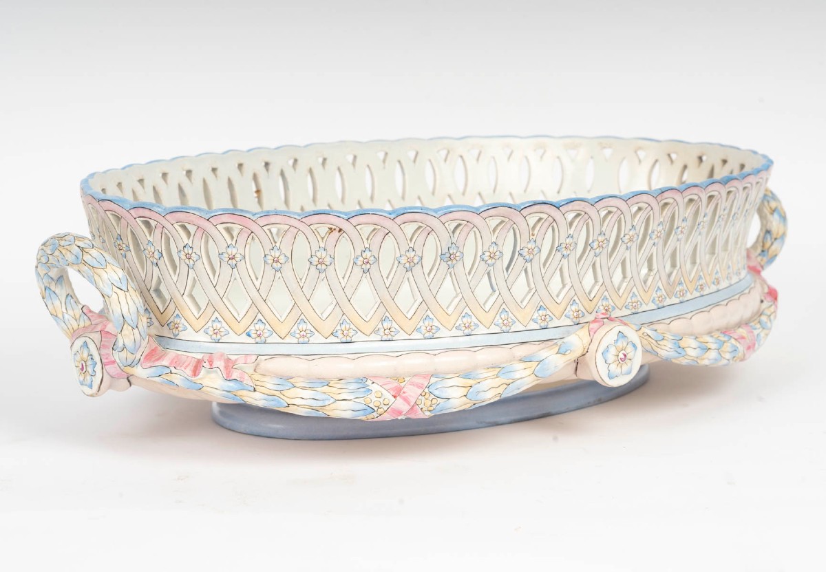 SURTOUT DE TABLE EN PORCELAINE