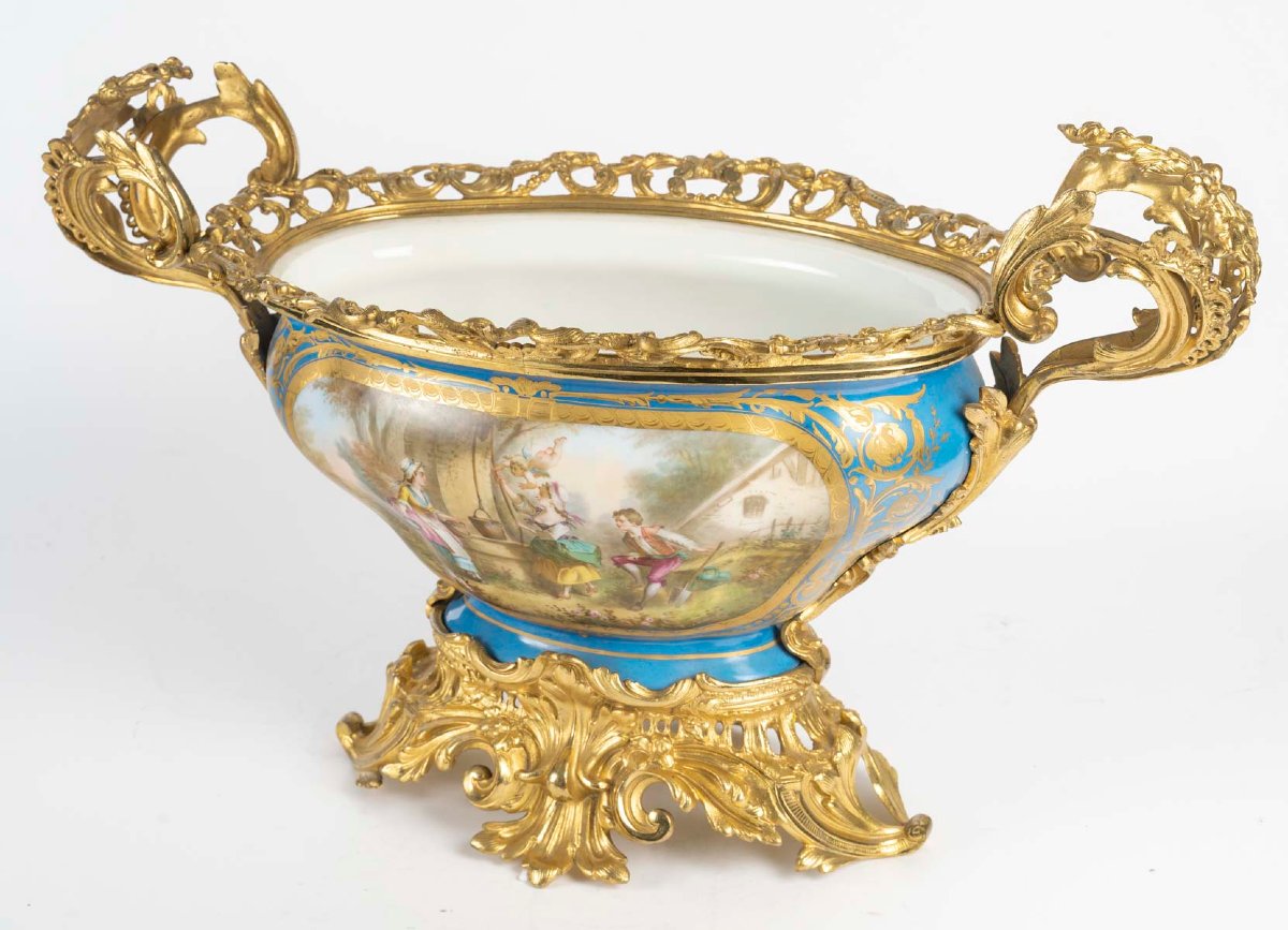 Grande coupe en porcelaine de Sèvres – XIXᵉ siècle, monture en bronze doré style Louis XV-photo-2