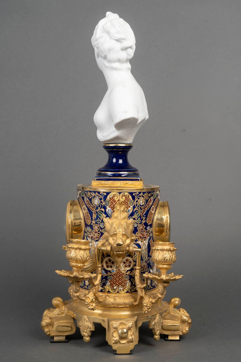 PENDULE EN EMAIL CLOISONNE ET BISCUIT DE PORCELAINE AU BUSTE DE DIANE, d'après HOUDON-photo-6