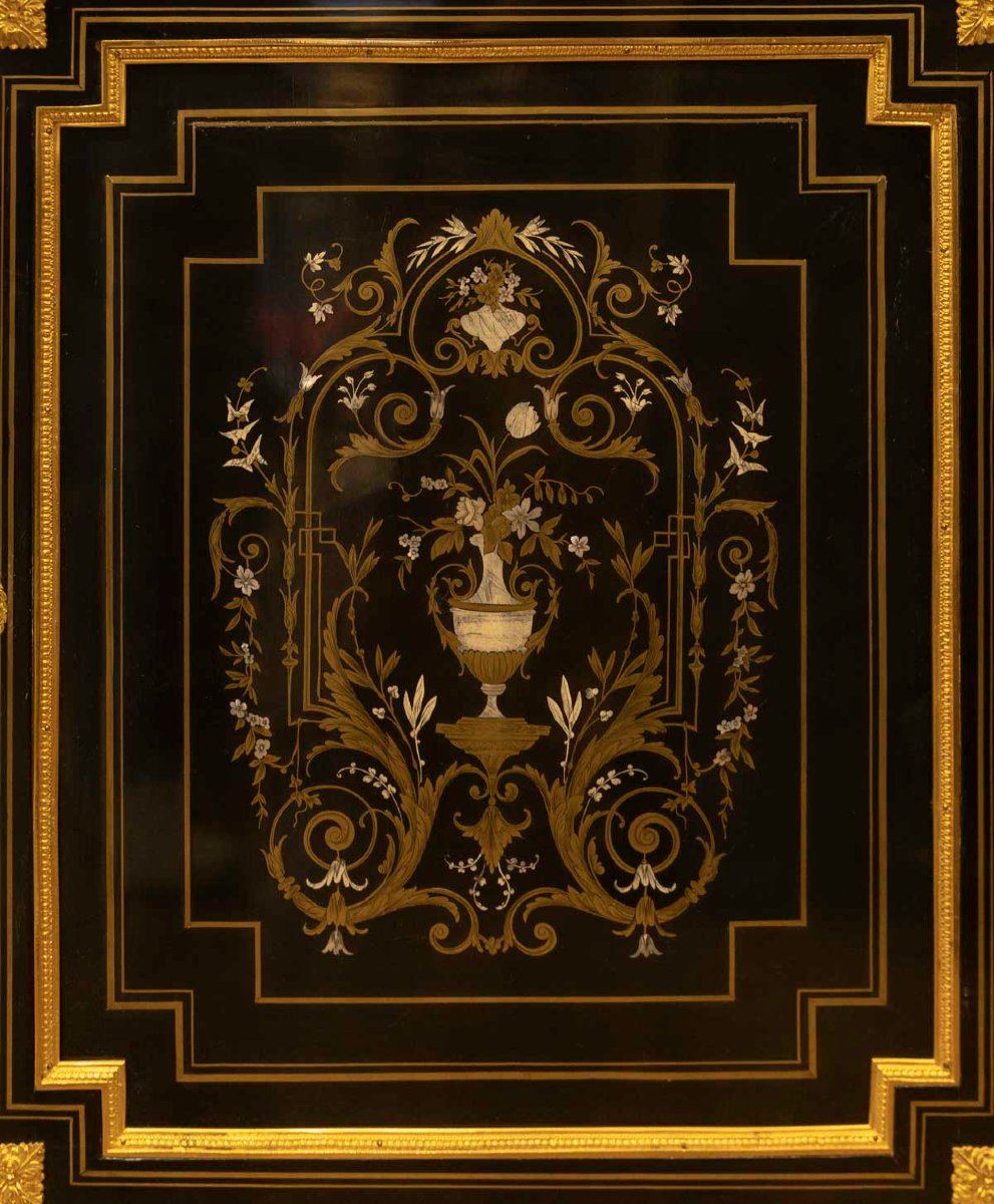 MEUBLE D'APPUI NAPOLEON III à décor marqueté de Vases Fleuris. Circa 1860-1870. -photo-2