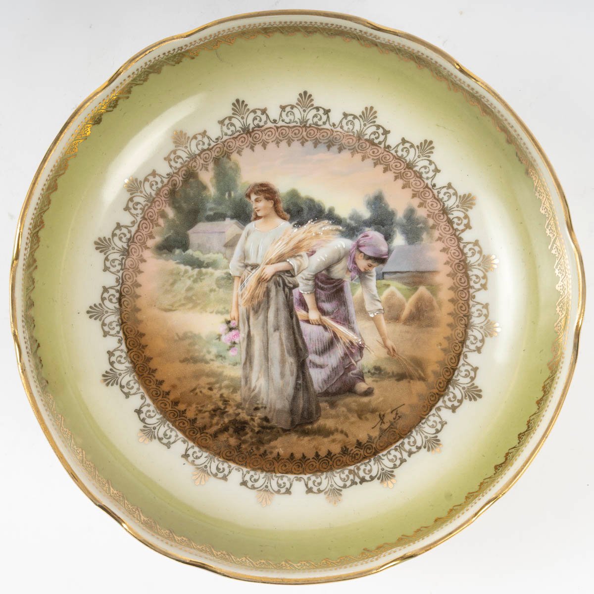 coupe en porcelaine de Vienne à décor de moissons. XIX  siècle