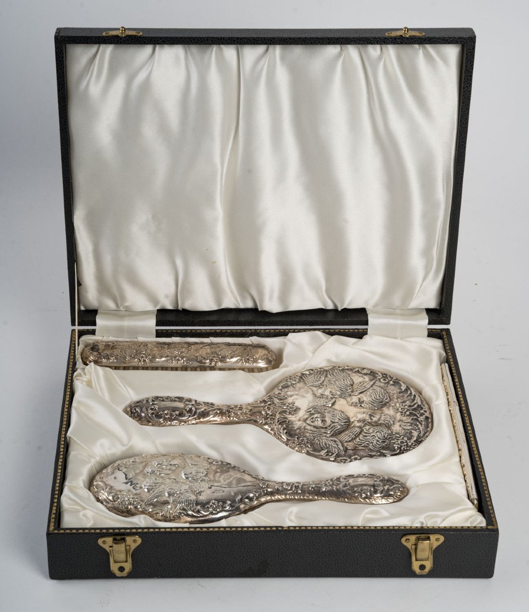 Dressing Table Set In Silver. English Work From The Broadway House § Co, 1919.