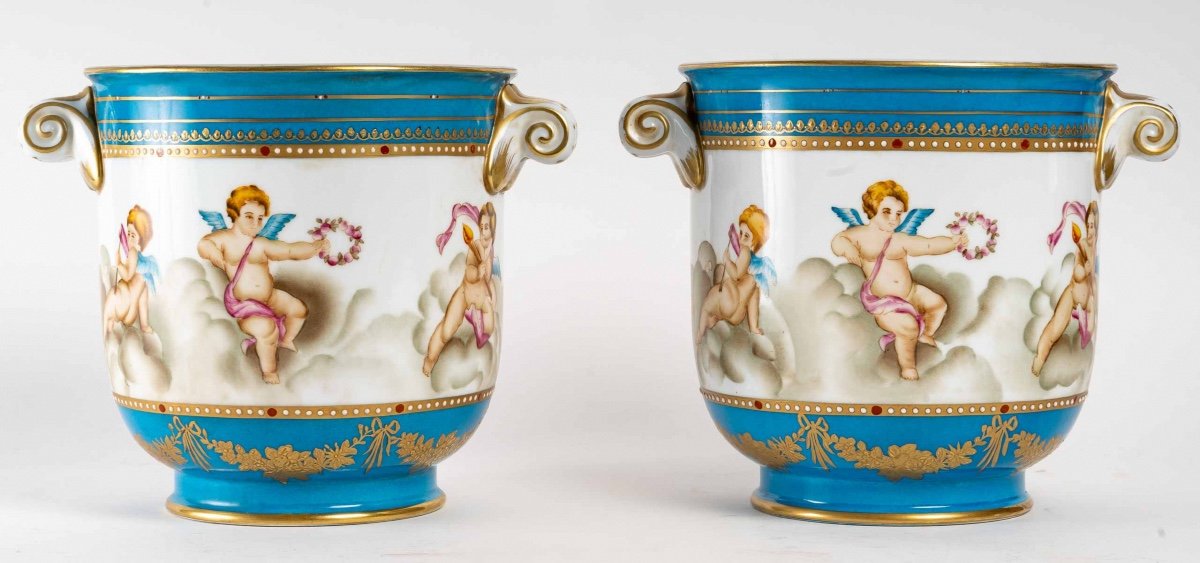 Pair Of Refreshment-shaped Porcelain Planters-photo-2