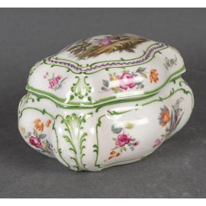 Bonbonnière En Porcelaine