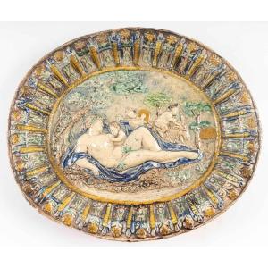 Plat d'apparat en terre cuite émaillé