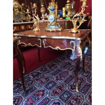 Bureau Plat  De Milieu De Style Louis XV