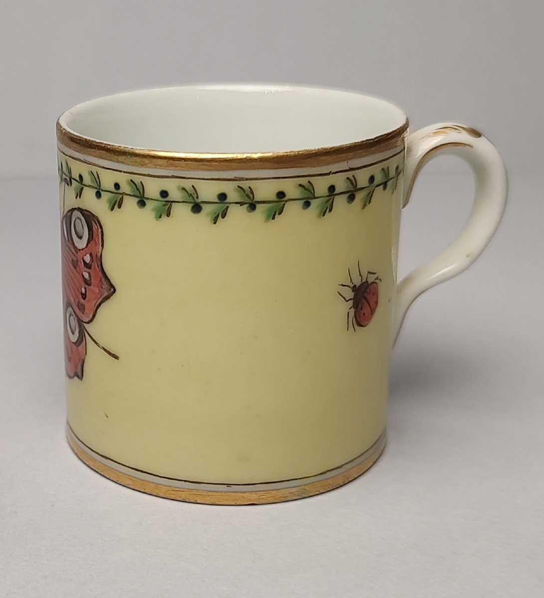 Niderviller - Cup And Its Saucer With A Yellow Background With Polychrome Decor Of Butterflies - Eighteenth Century-photo-1