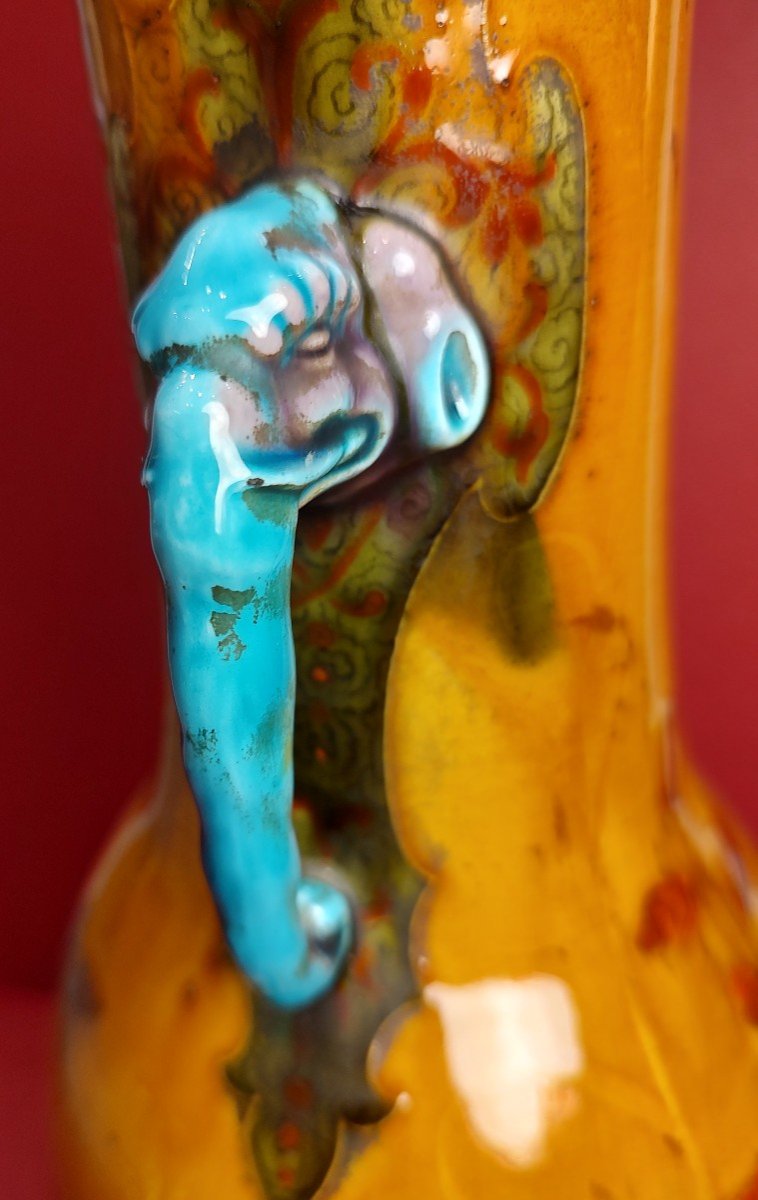 Théodore Deck (1823-1891) - Vase à Décor De Volatiles Et De Fleurs avec anses à tête d'éléphant-photo-1