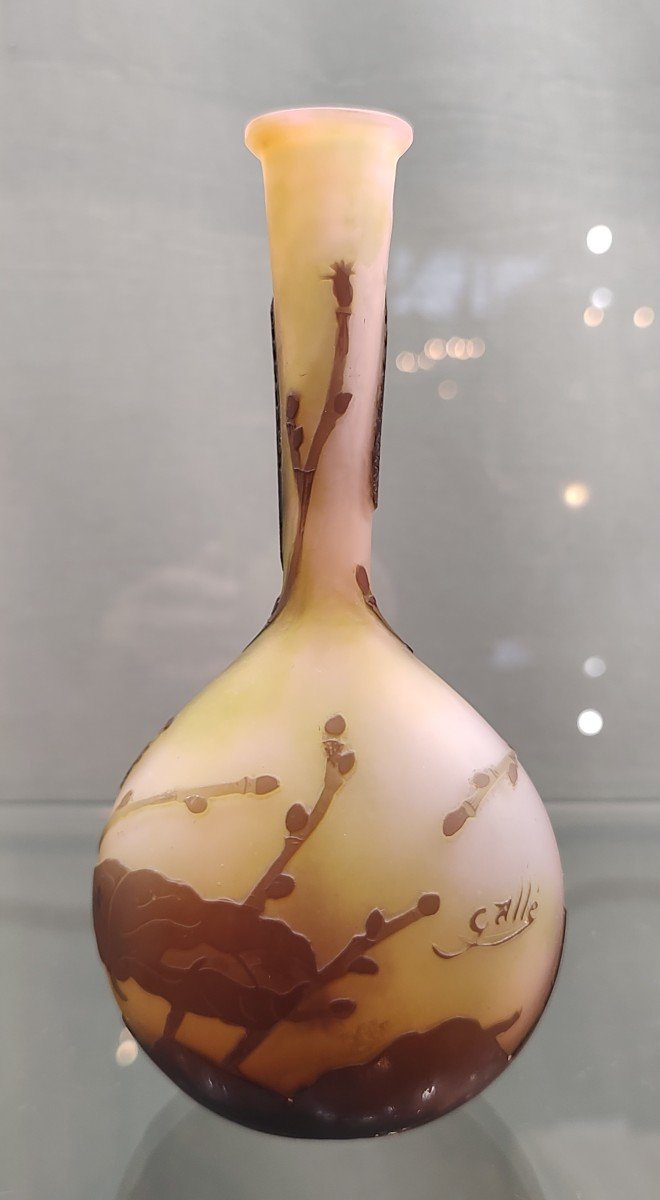 Ets Gallé 1846/1936  - Vase Soliflore De Forme Berluze à Décor De Chatons De Bouleau.-photo-3