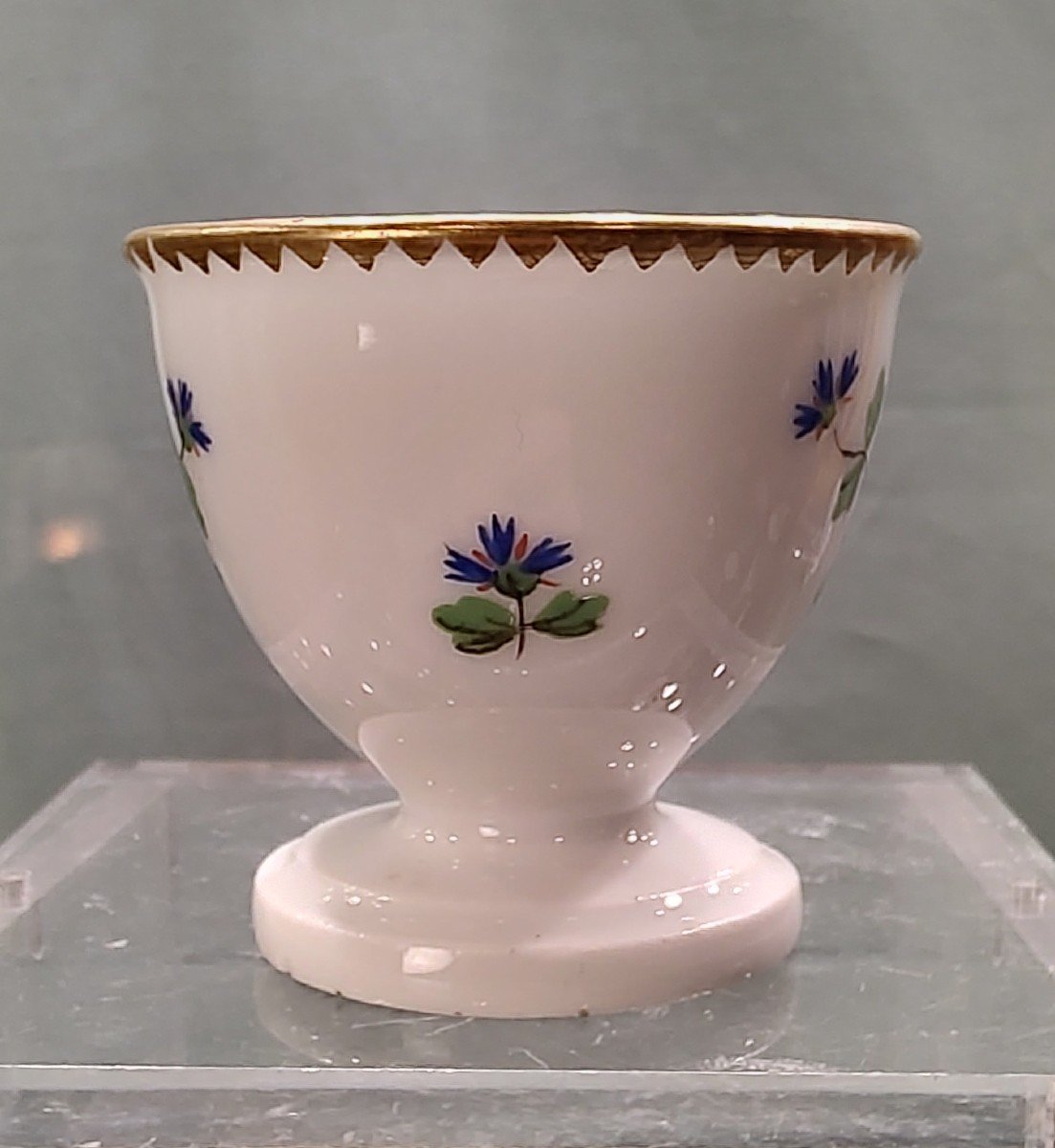 Bordeaux - Verneuilh & Neveu Manufacture - 18th Century - Egg Cup With Barbeaux Decor.-photo-3