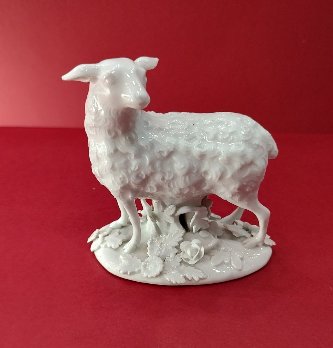 Meissen - 18th Century - Model By Jj Kandler - Large Sheep Standing On An Oval Terrace.