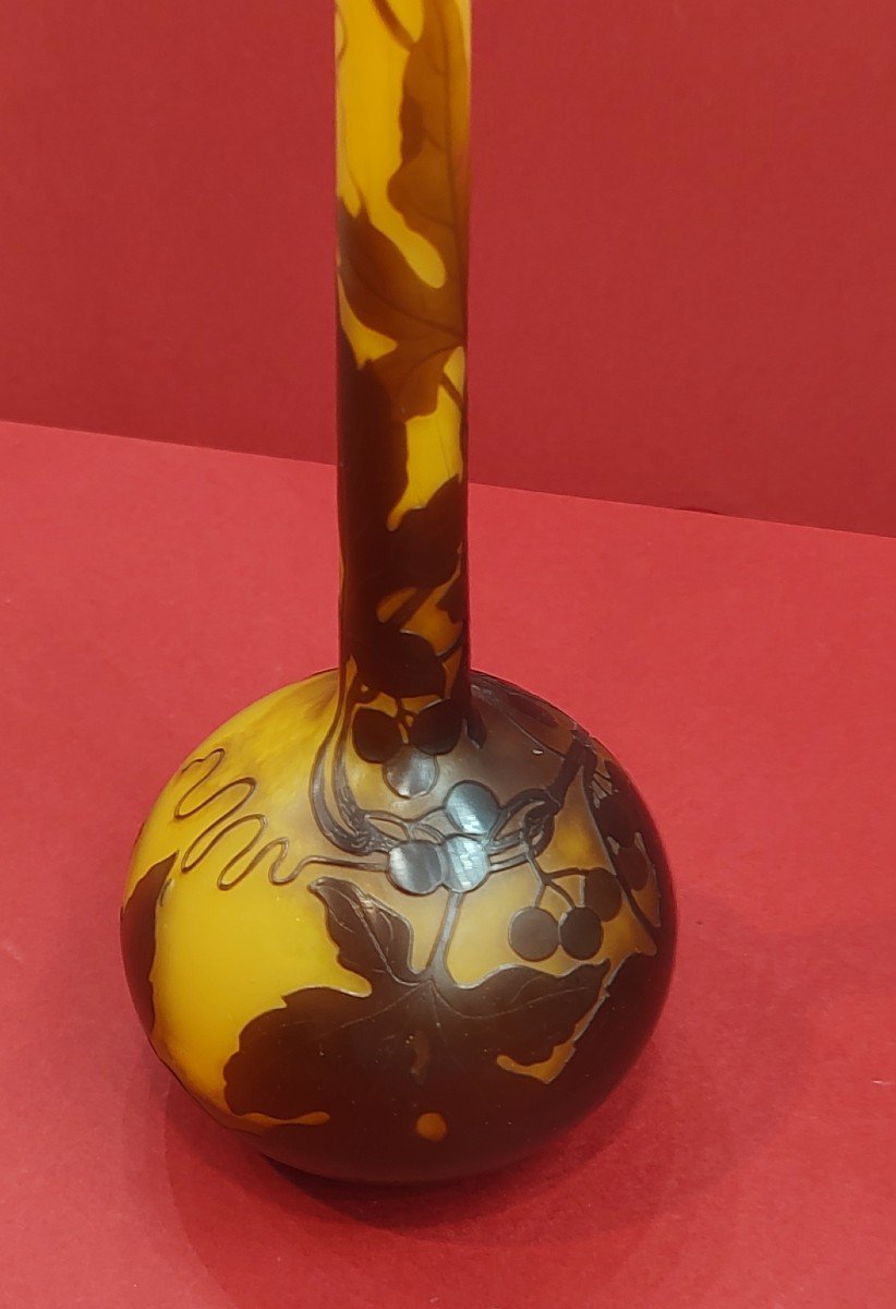Etablissements Gallé (1904 - 1936) - Soliflore Vase With Berry And Foliage Decor-photo-2