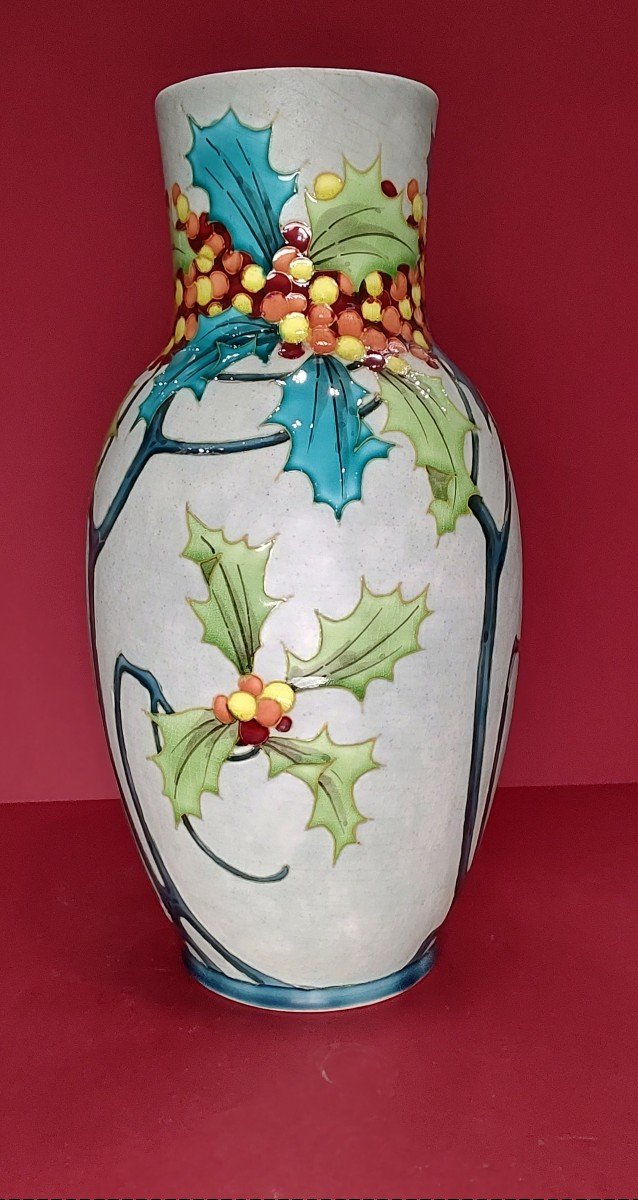 Boch Freres Keramis - Vase  à Décor De Feuilles Et De Fruit Du Houx.-photo-4