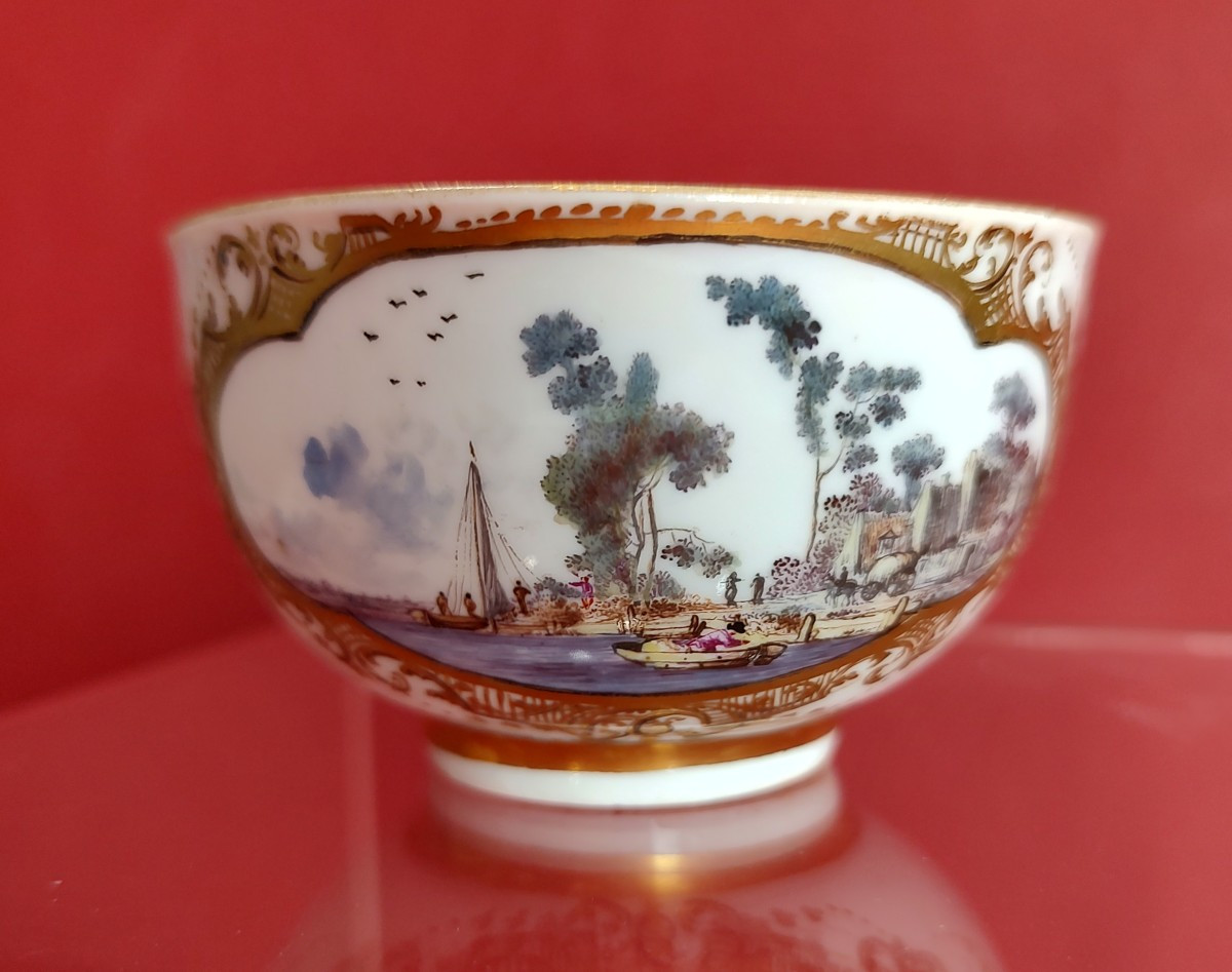 Meissen - 18th Century - Tea Bowl And Saucer Decorated With Lively Port Scenes-photo-1