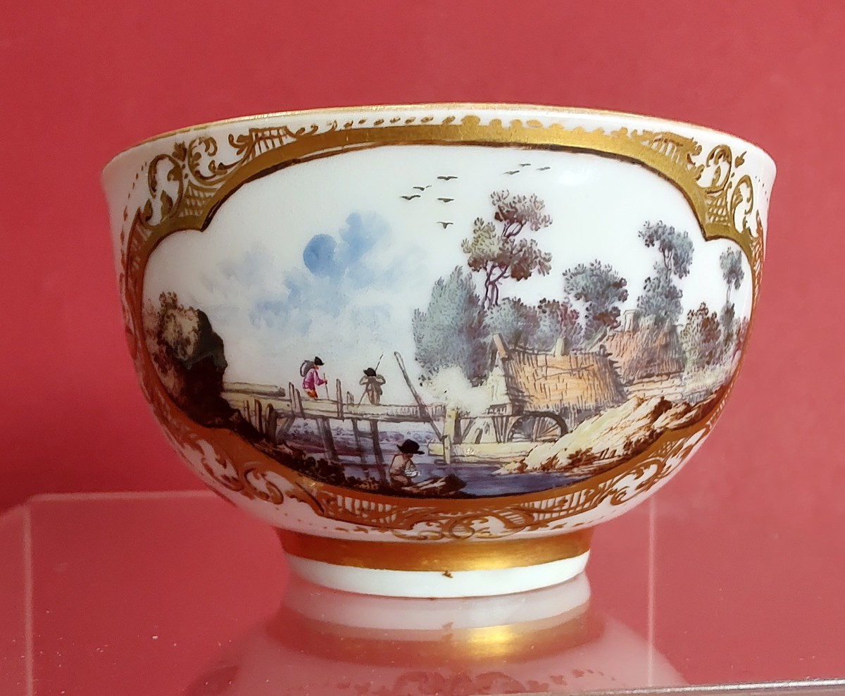 Meissen - 18th Century - Tea Bowl And Saucer Decorated With Lively Port Scenes-photo-2
