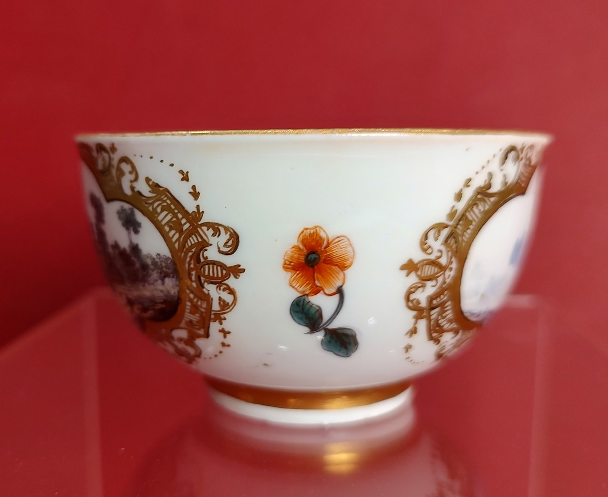 Meissen - 18th Century - Tea Bowl And Saucer Decorated With Lively Port Scenes-photo-4