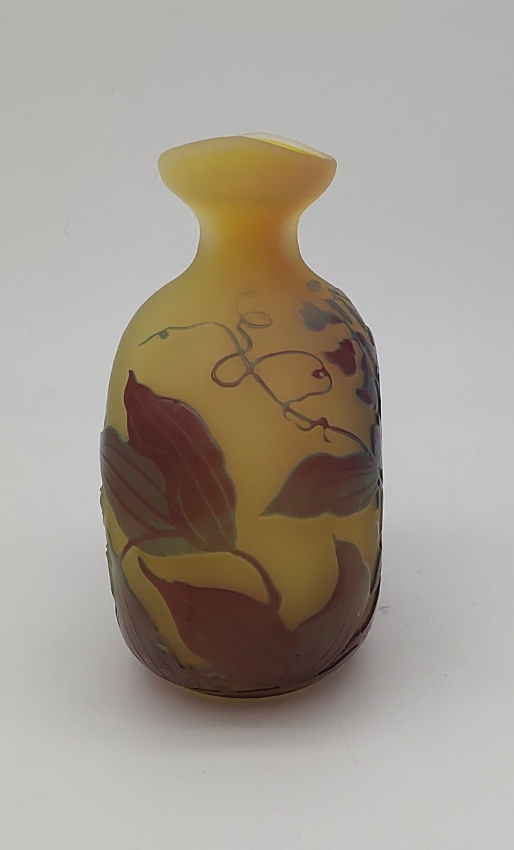 Etablissements Gallé - Vase de forme gourde à décor de pois de senteurs-photo-1