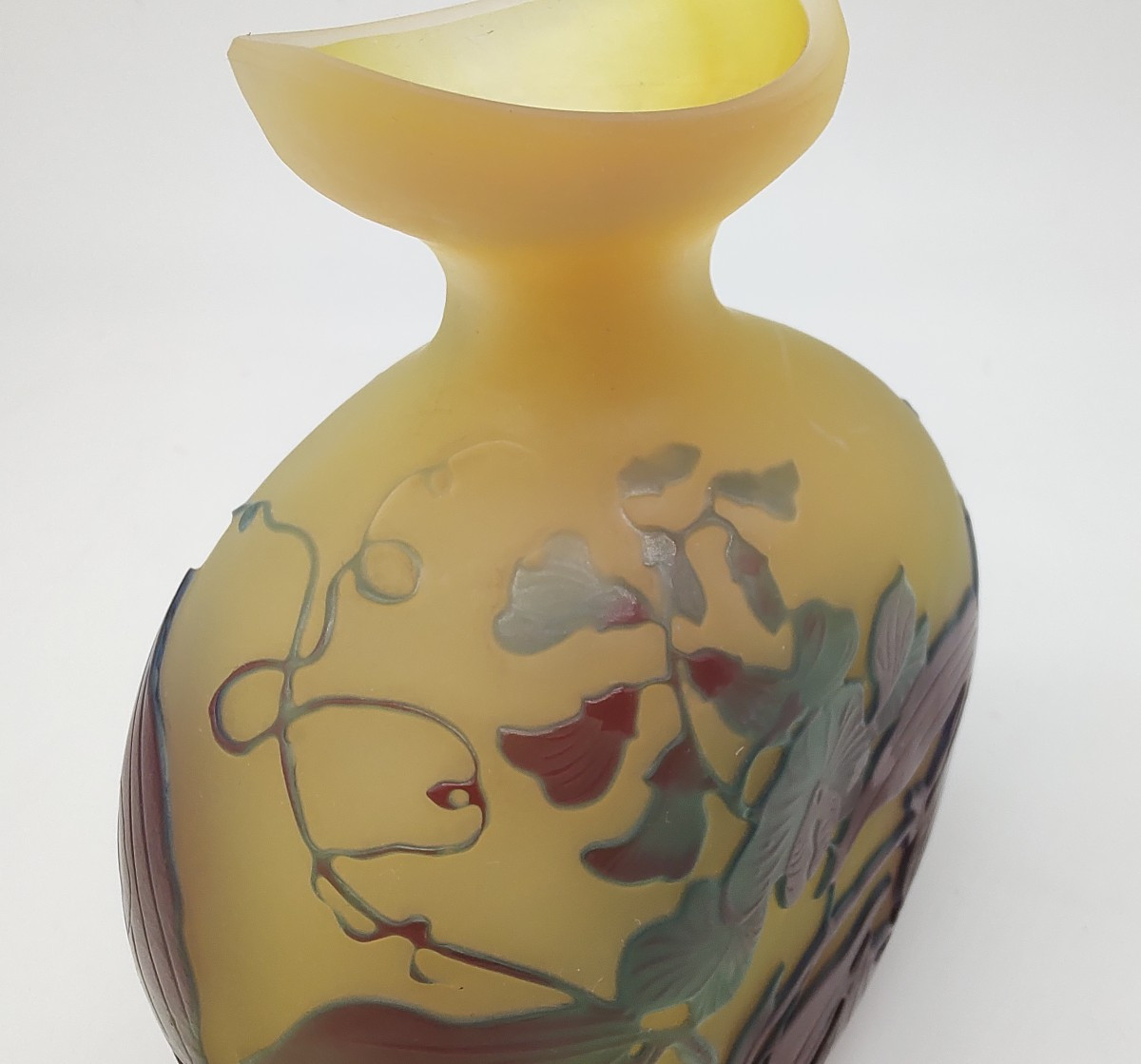 Etablissements Gallé - Vase de forme gourde à décor de pois de senteurs-photo-4