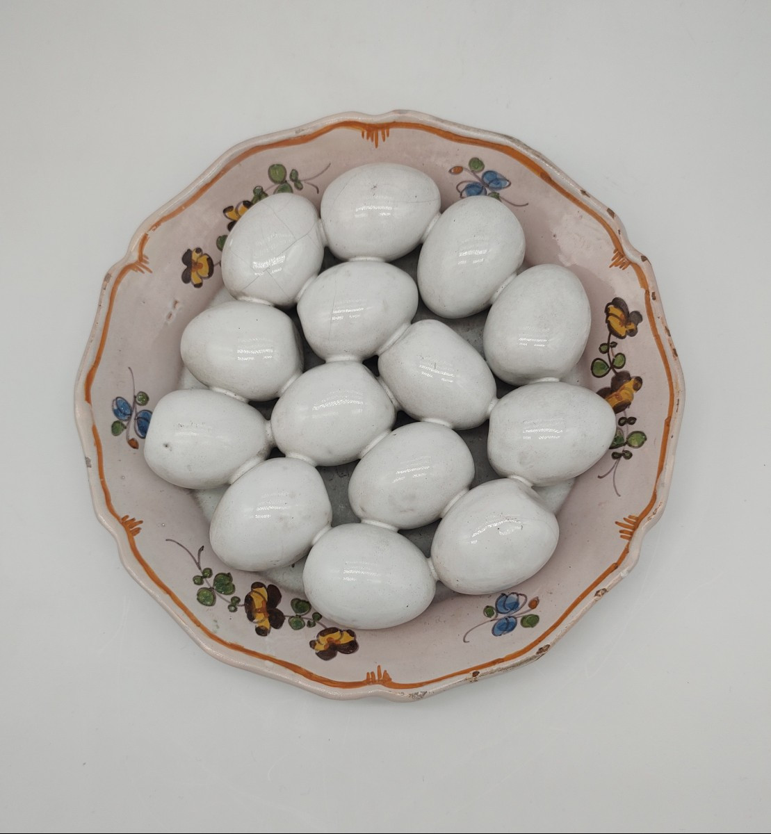 Trompe l'oeil Nevers - XVIIIe siècle - Assiette en trompe l'oeil d'oeufs durs écalés.-photo-2