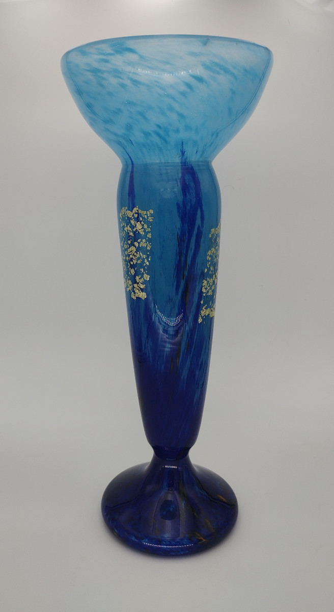 Daum Nancy - Vers 1925 - Haut vase à décor de verre de jade bleu -photo-1