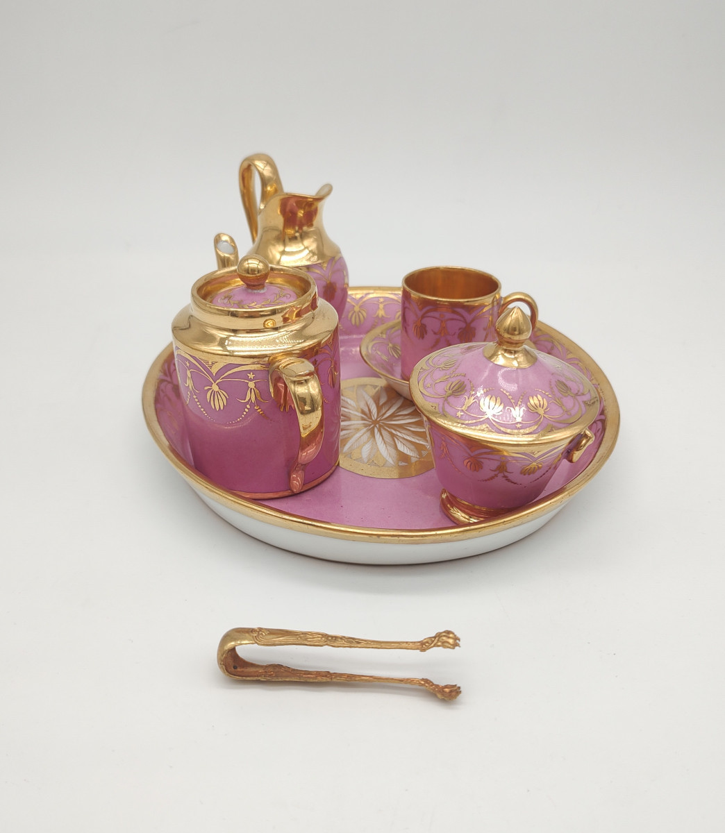 Paris - début XIXe siècle - Service solitaire miniature à fond rose et or.-photo-3