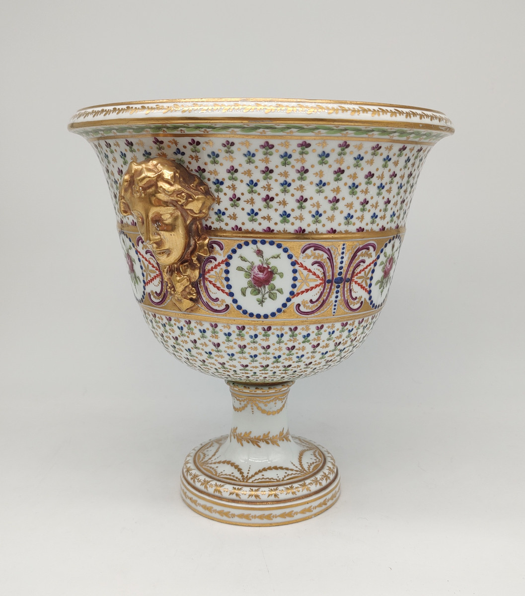 Manufacture à la Reine - XVIIIe siècle - Vase au décor travaillé de fleurs et fleurettes.-photo-2