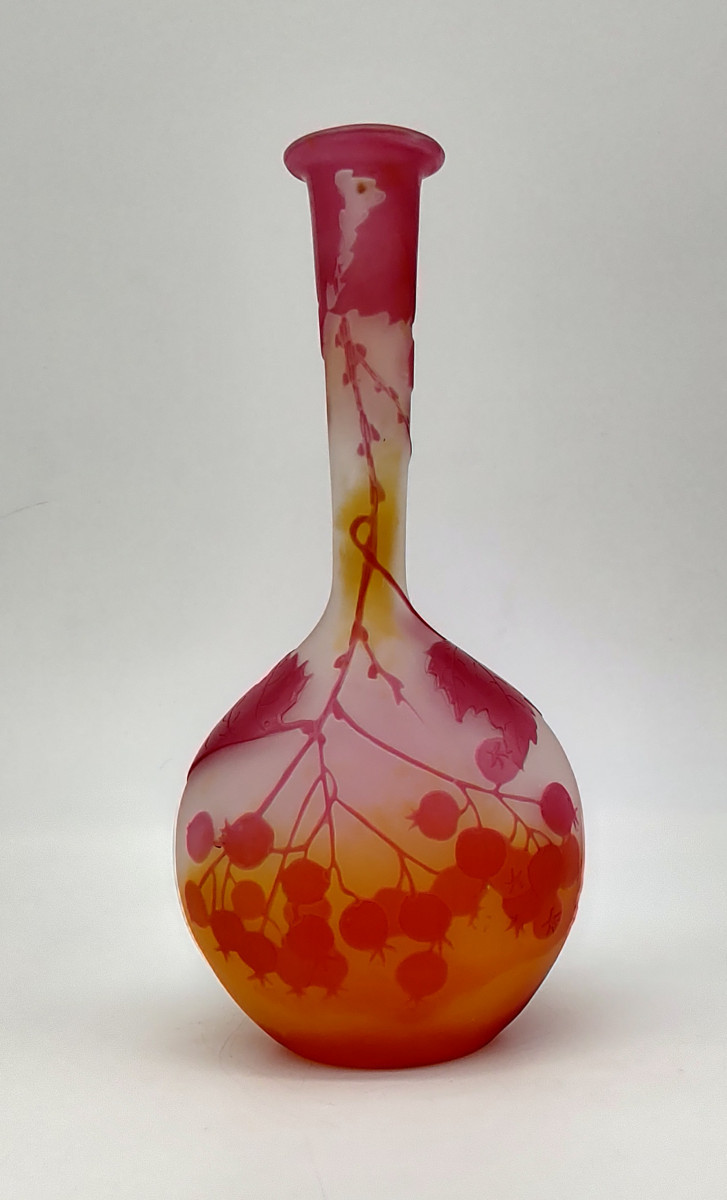 Etablissements Gallé (1904 - 1936) - Soliflore à décor d'ampélopsis (sorte de vigne vierge)