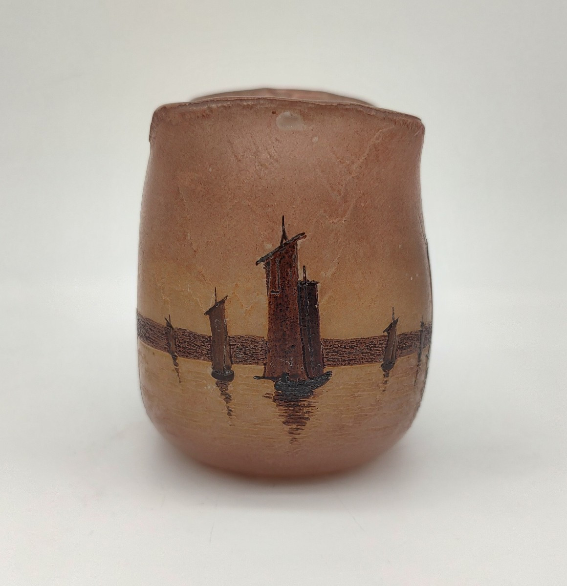 Legras - Vase à décor émaillé de voiliers.-photo-1