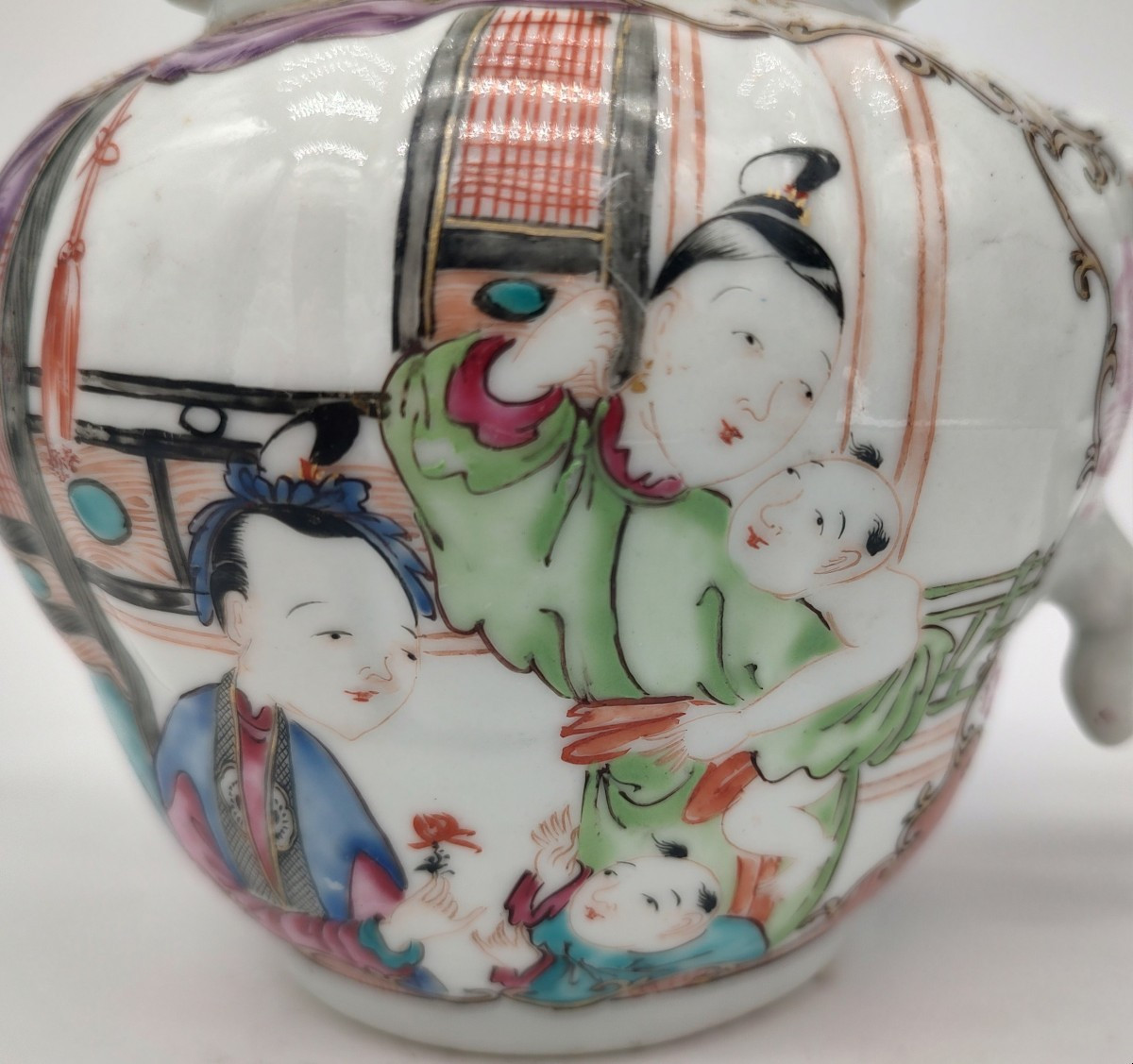 Chine - XVIIIe siècle - Théière à décor de scènes animées.-photo-2