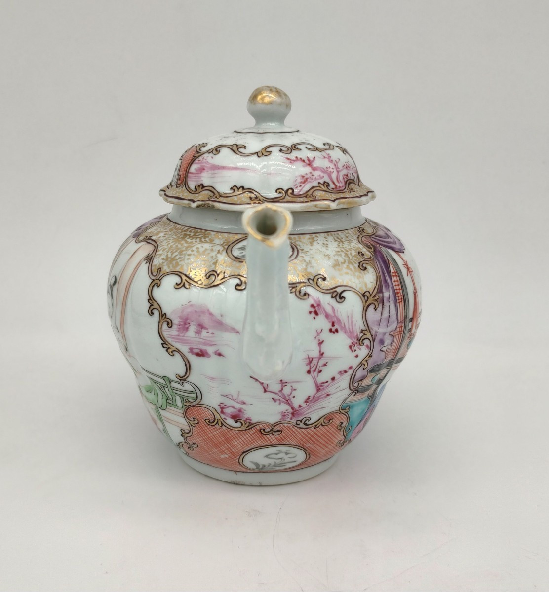 Chine - XVIIIe siècle - Théière à décor de scènes animées.-photo-4