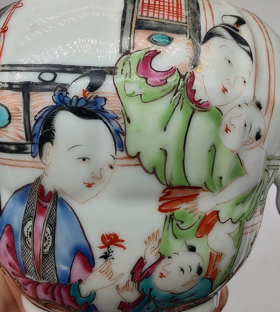 Chine - XVIIIe siècle - Théière à décor de scènes animées.-photo-3