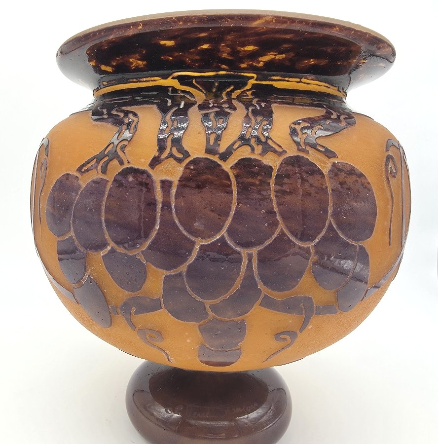 Charles SCHNEIDER (1881-1953) - LE VERRE FRANÇAIS  - Vase boule à décor de vignes. -photo-1