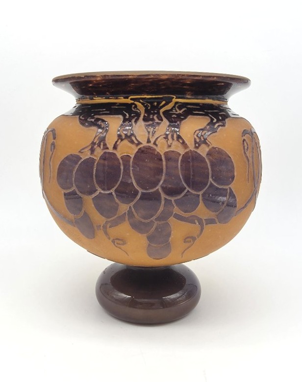 Charles SCHNEIDER (1881-1953) - LE VERRE FRANÇAIS  - Vase boule à décor de vignes. 