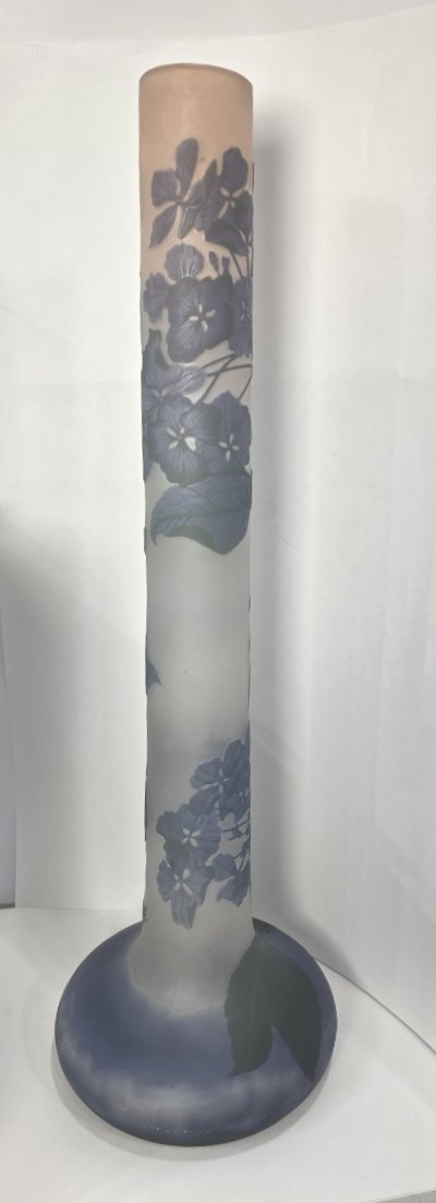 Établissements GALLE (1906-1934)  - Haut vase à décor d'hortensias.-photo-2