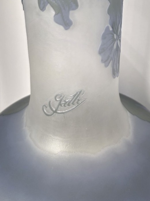 Établissements GALLE (1906-1934)  - Haut vase à décor d'hortensias.-photo-2