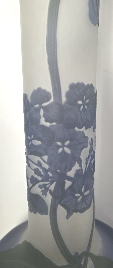 Établissements GALLE (1906-1934)  - Haut vase à décor d'hortensias.-photo-4
