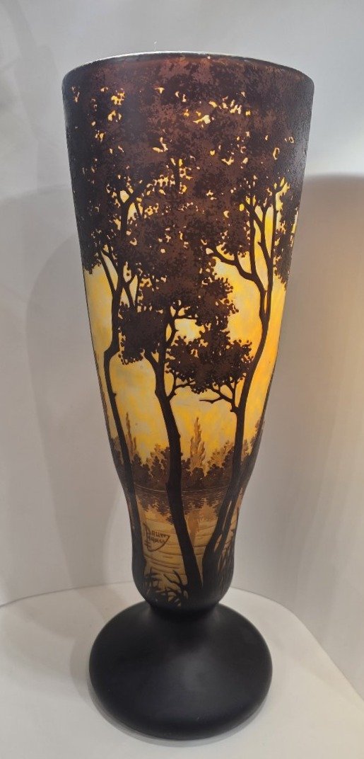 Daum Nancy – Early 20th Century – Large Vase Decorated With A Lakeside Landscape.-photo-1