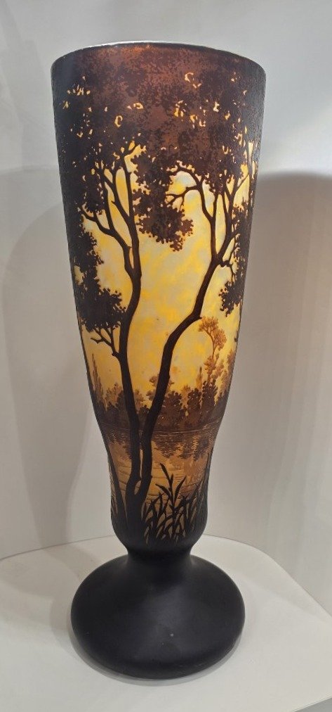 Daum Nancy – Early 20th Century – Large Vase Decorated With A Lakeside Landscape.