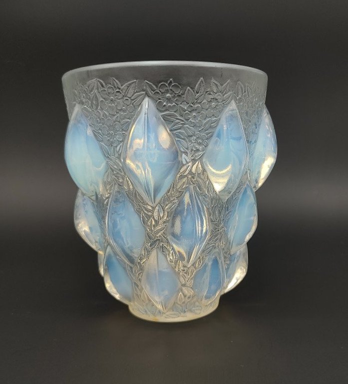 René Lalique (1860–1945) - “rampillon” Vase