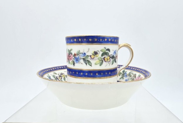 Manufacture de Sèvres - Première République française - Tasse et sa soucoupe -photo-3