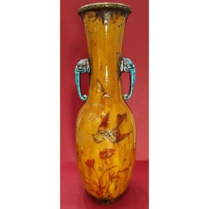 Théodore Deck (1823-1891) - Vase à Décor De Volatiles Et De Fleurs avec anses à tête d'éléphant