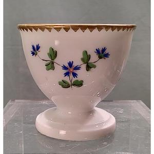 Bordeaux - Verneuilh & Neveu Manufacture - 18th Century - Egg Cup With Barbeaux Decor.