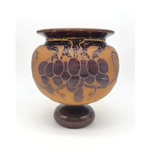 Charles Schneider (1881–1953) - French Glass  - Ball-shaped Vase Decorated With Grapevines. 
