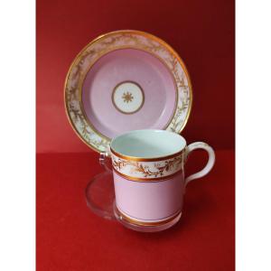 Niderviller Tasse Litron Et Sa Soucoupe En Porcelaine. XVIIIe Siècle.