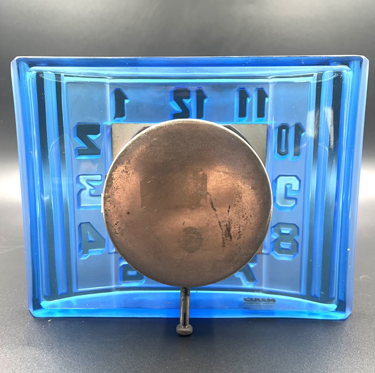 Pendule  Art déco  ATO en verre moulé bleu , vers 1930 -photo-2