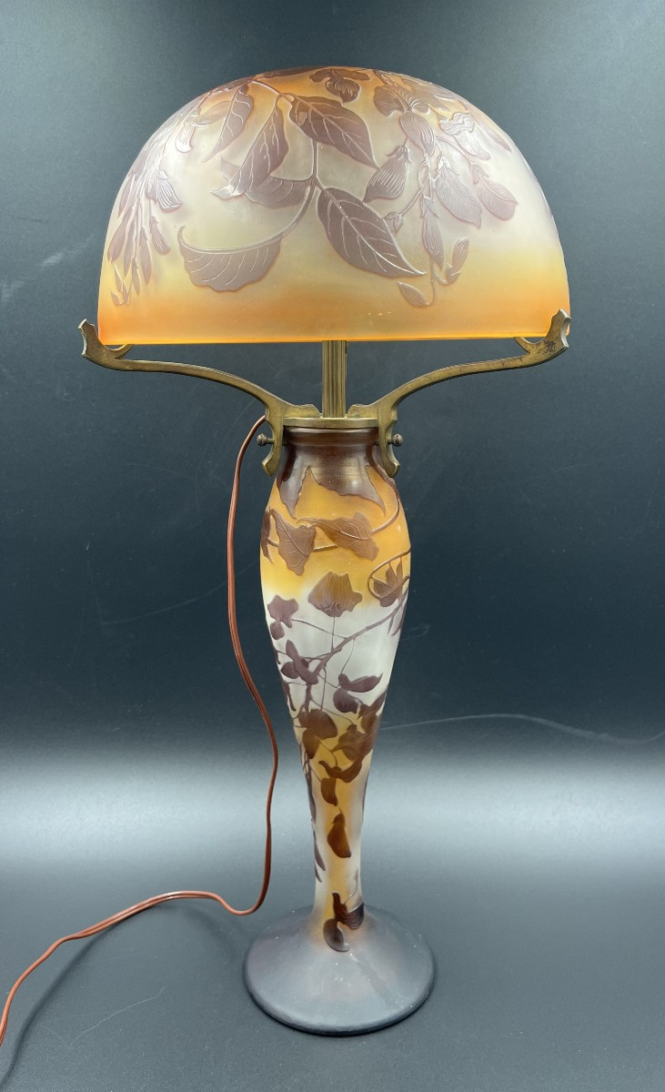 Lampe Emile Gallé décor de glycines art nouveau 