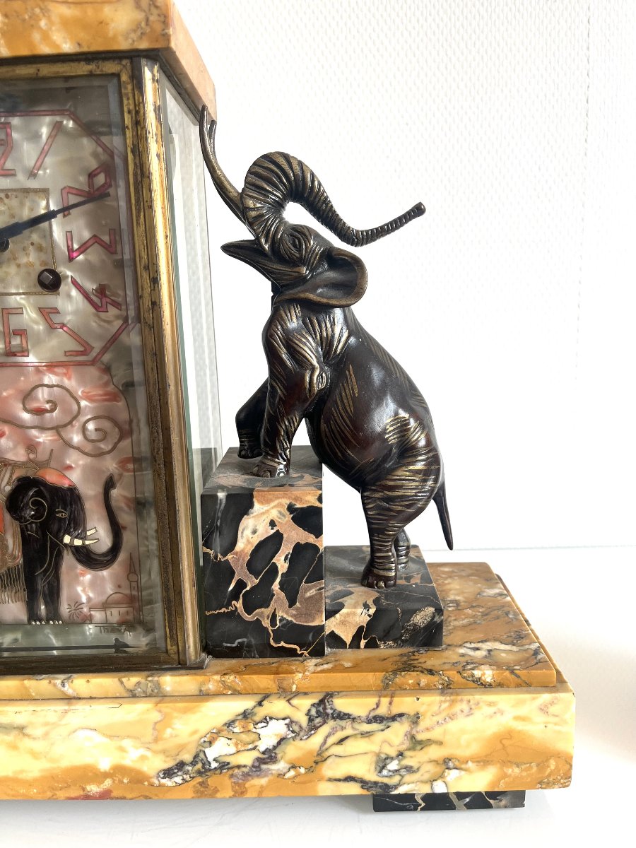 Rare garniture de cheminée Art Déco orientaliste en onyx, bronze et nacre, vers 1930-photo-2
