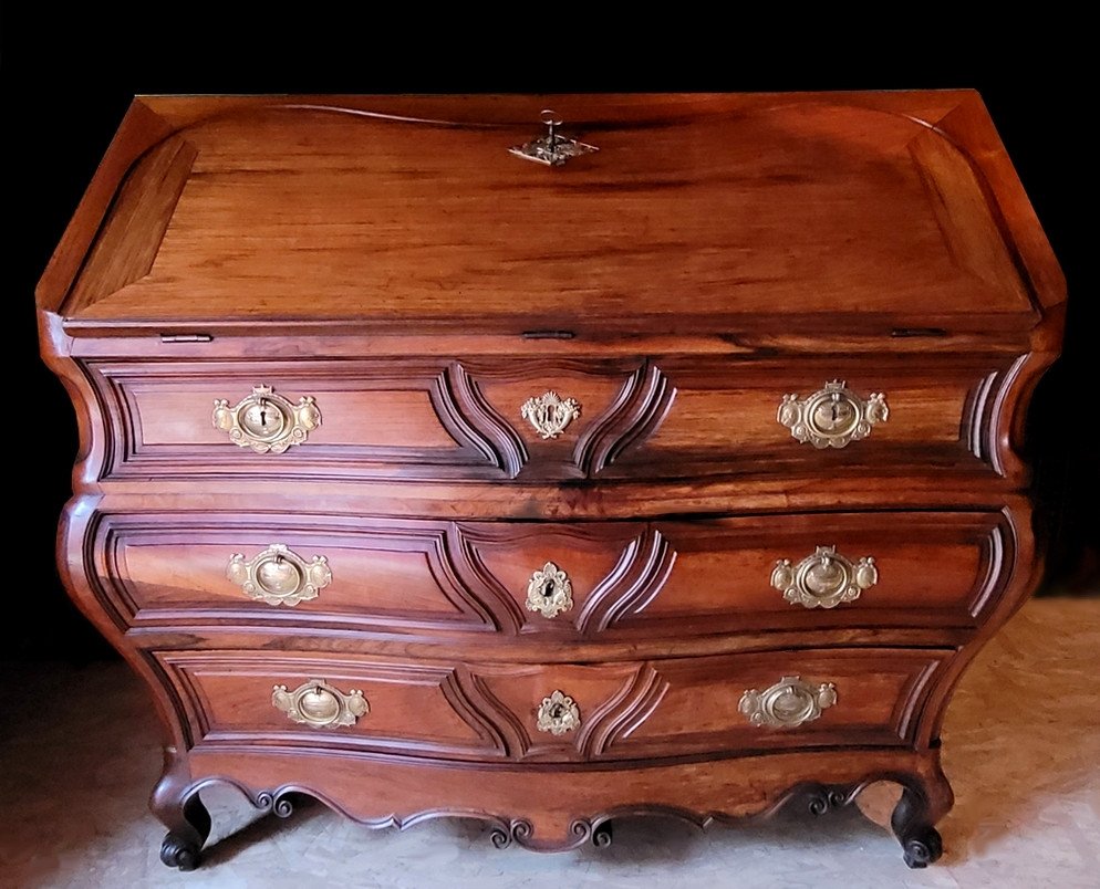 Eighteenth Century Curved Scribanne Commode-photo-2