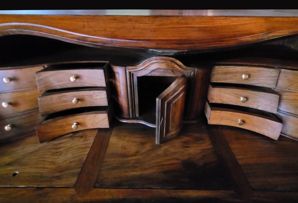 Eighteenth Century Curved Scribanne Commode-photo-4