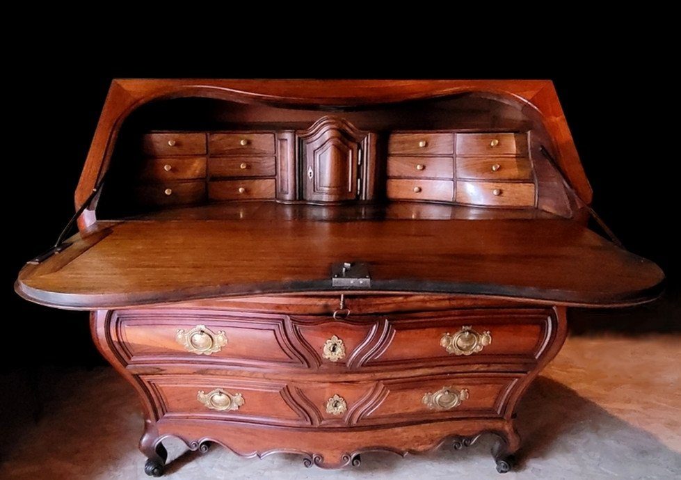 Eighteenth Century Curved Scribanne Commode